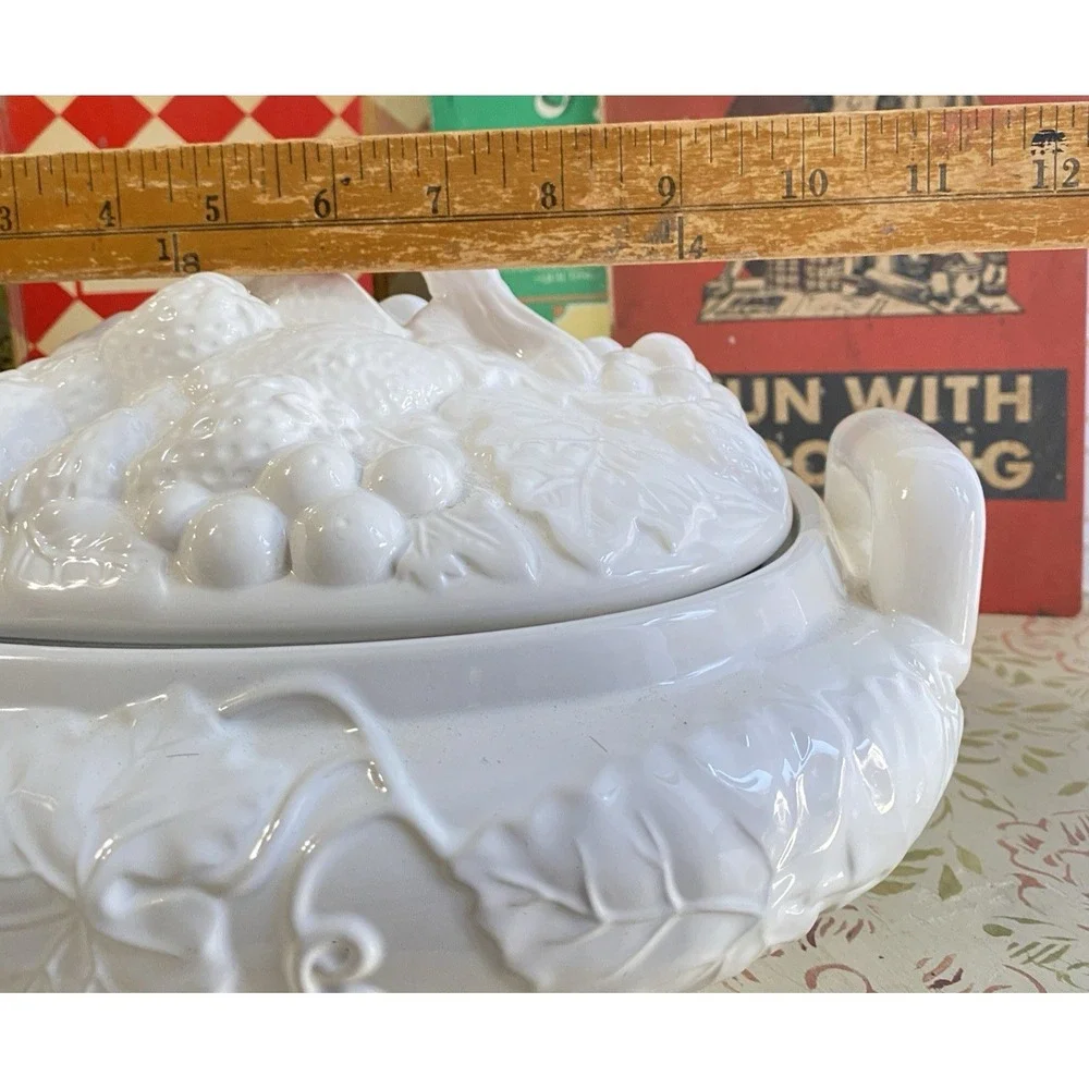 VTG Gibson Soup Tureen Lid Ladle Embossed Fruit Soup Vegetable Bowl Leaf EUC 90s